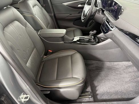 Used 2024 Buick Envista Avenir image 11