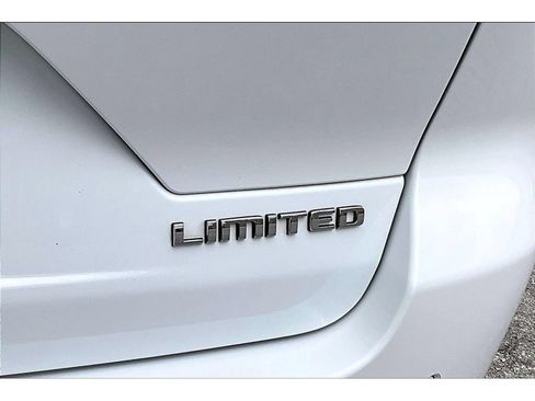 Certified 2022 Jeep Grand Cherokee Limited AWD/4WD image 38