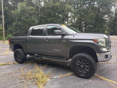 Used 2018 Toyota Tundra SR5 w/ SR5 Upgrade Package AWD/4WD image 9