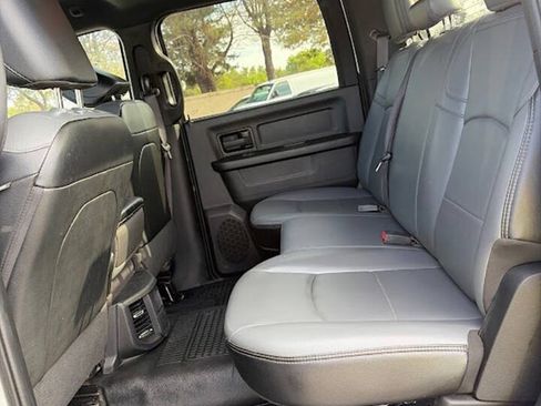 Used 2022 RAM 2500 Tradesman w/ Chrome Appearance Group AWD/4WD image 19