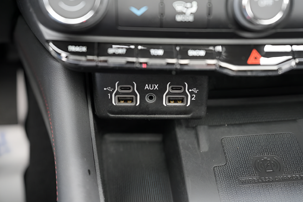 Used 2023 Dodge Durango R/T AWD/4WD image 37
