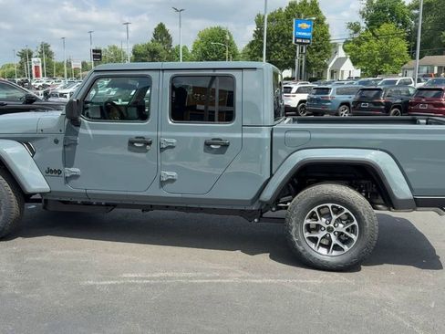 New 2026 Jeep Gladiator Sport AWD/4WD image 4
