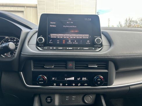 Certified 2024 Nissan Rogue SV image 16