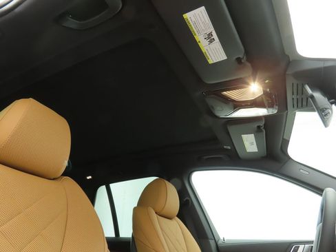 Certified 2025 BMW X5 sDrive40i w/ Parking Assistance Package image 19