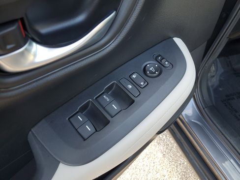 Used 2023 Honda HR-V LX image 26