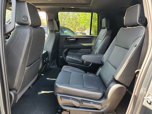 New 2026 Chevrolet Suburban Premier w/ Sun And Tow Package AWD/4WD image 12