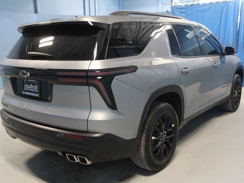 Used 2025 Chevrolet Traverse LT w/ Enhanced Driving Package FWD image 30