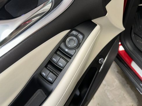 Certified 2023 Buick Enclave Essence w/ Sport Touring Edition image 8