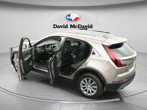 Used 2023 Cadillac XT4 Premium Luxury w/ Cold Weather Package image 7