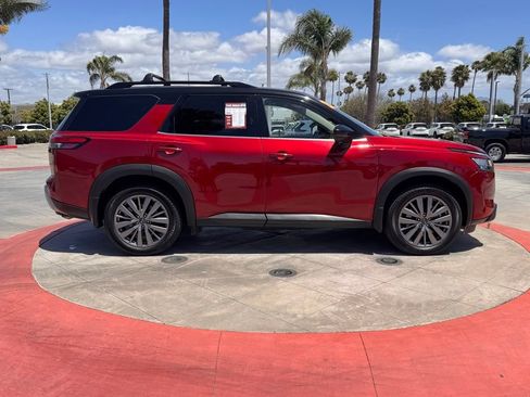 Certified 2023 Nissan Pathfinder SL w/ SL Premium Package FWD image 9
