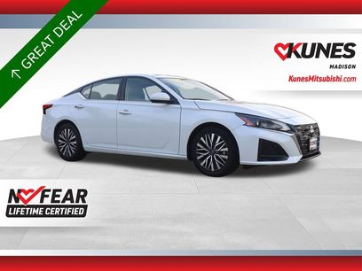 Used 2023 Nissan Altima 2.5 SV