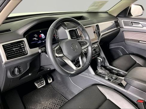 Used 2023 Volkswagen Atlas SEL R-Line AWD/4WD image 15