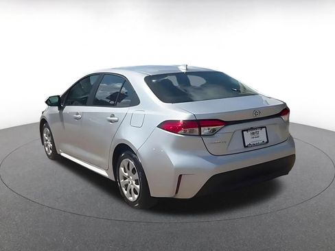 Used 2025 Toyota Corolla LE FWD image 11