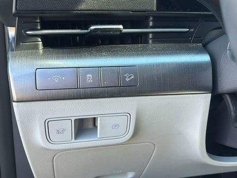 Used 2025 Hyundai Kona Limited image 15