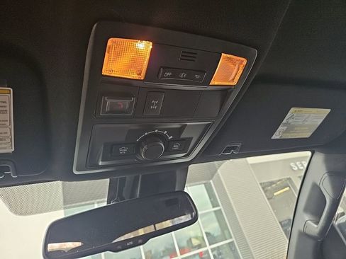 Used 2020 Toyota Tacoma TRD Off-Road image 10