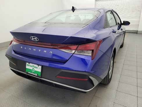 Used 2025 Hyundai Elantra SE FWD image 9