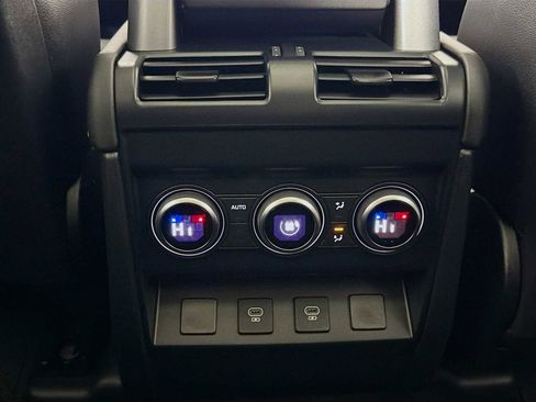 Used 2024 Land Rover Defender 110 S image 24