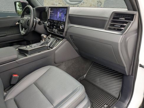 Used 2025 Lexus GX 550 AWD/4WD image 24