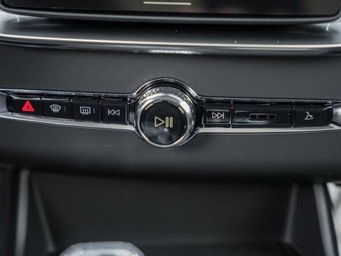 New 2026 Volvo XC90 B6 Plus w/ Protection Package Premier image 22