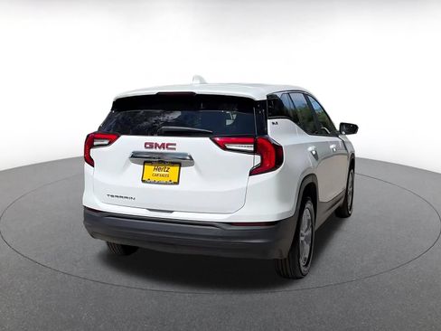 Used 2024 GMC Terrain SLE FWD image 19