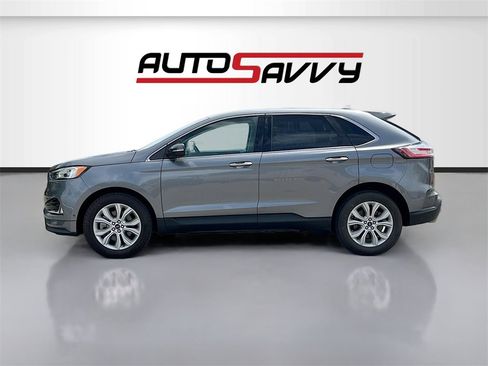 Used 2022 Ford Edge Titanium image 4