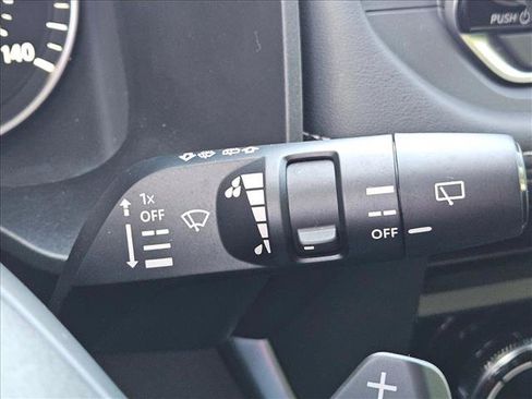 Used 2025 Nissan Rogue S FWD image 21