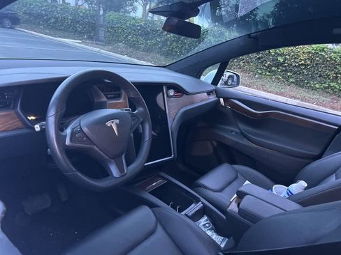 Used 2020 Tesla Model X Long Range image 7