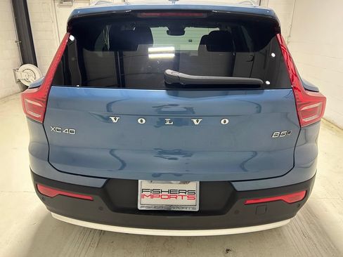 Used 2024 Volvo XC40 B5 Plus w/ Protection Package Premier AWD/4WD image 6