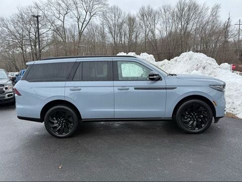 Used 2025 Lincoln Navigator Reserve w/ Jet Appearance Package AWD/4WD image 14