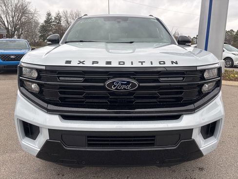 New 2026 Ford Expedition Platinum w/ Stealth Appearance Package image 2