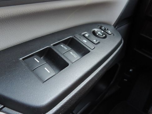 Used 2017 Honda CR-V Touring image 25