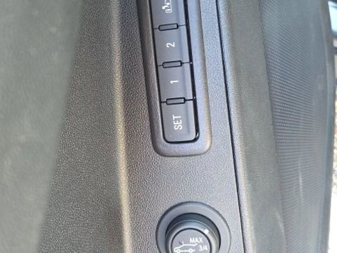 Used 2019 Chevrolet Equinox Premier image 18