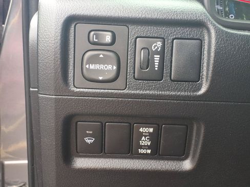 Used 2017 Toyota 4Runner SR5 Premium RWD image 16