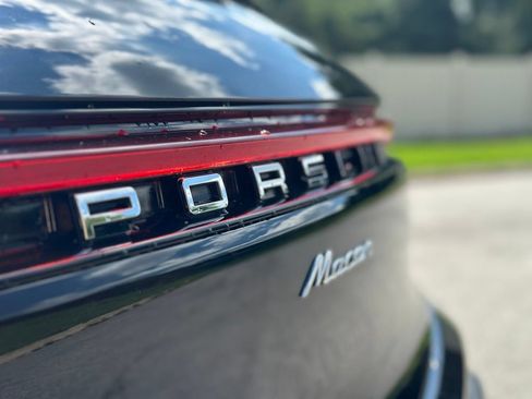 Used 2022 Porsche Macan AWD/4WD image 12