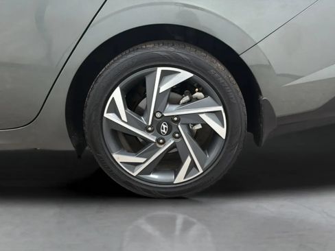 Used 2025 Hyundai Elantra Sport FWD image 27