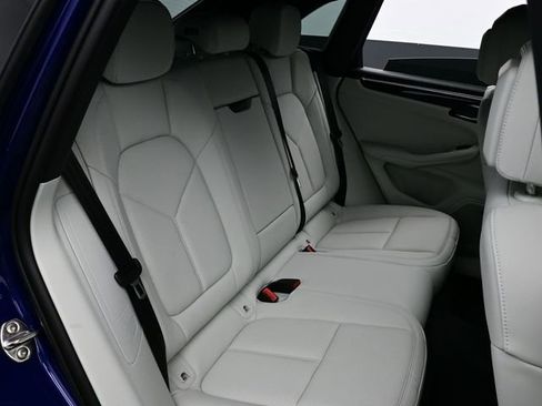 New 2026 Porsche Macan AWD/4WD image 17