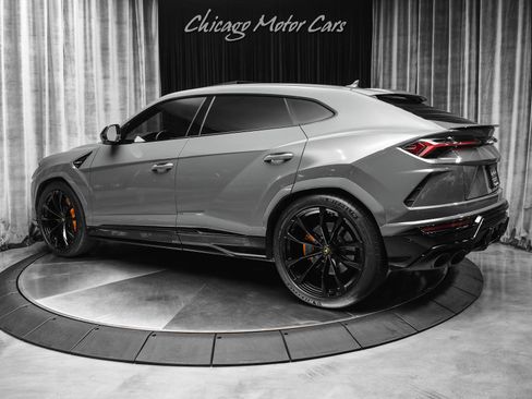 Used 2021 Lamborghini Urus AWD/4WD image 3