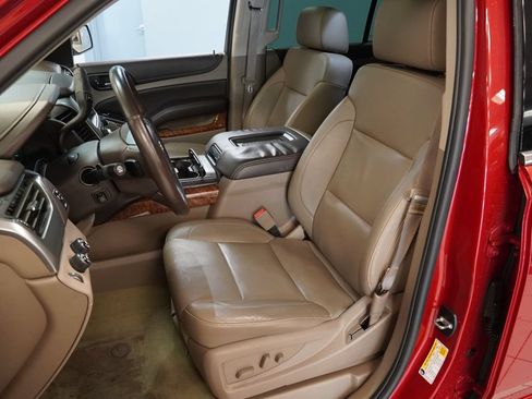 Used 2015 Chevrolet Suburban LTZ AWD/4WD image 4