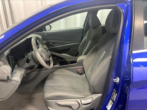 Used 2025 Hyundai Elantra SEL image 10