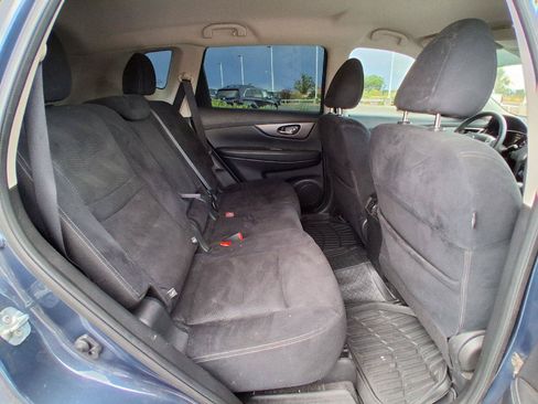 Used 2016 Nissan Rogue S w/ Appearance Package FWD image 19
