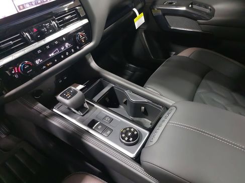 New 2026 Nissan Pathfinder Platinum image 27