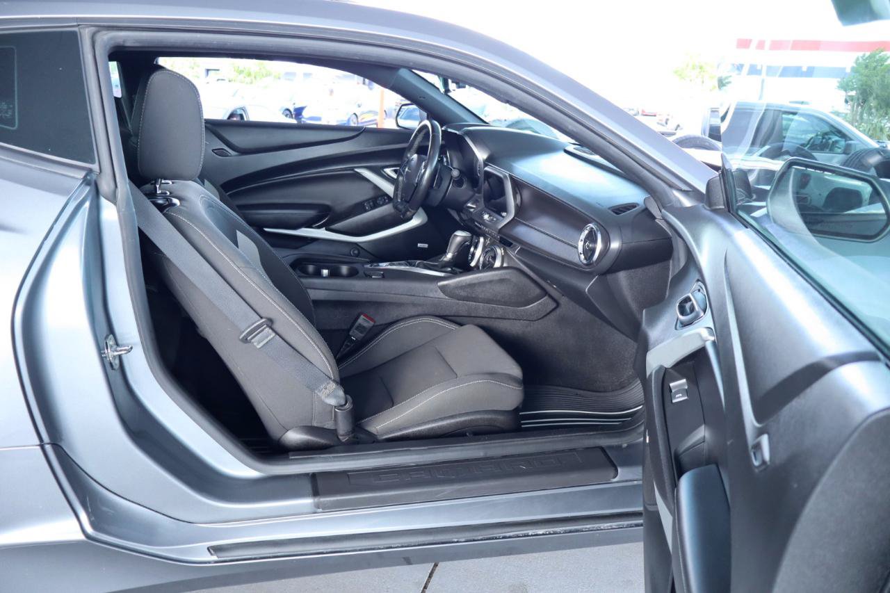 Used 2019 Chevrolet Camaro LT w/ Technology Package RWD image 31