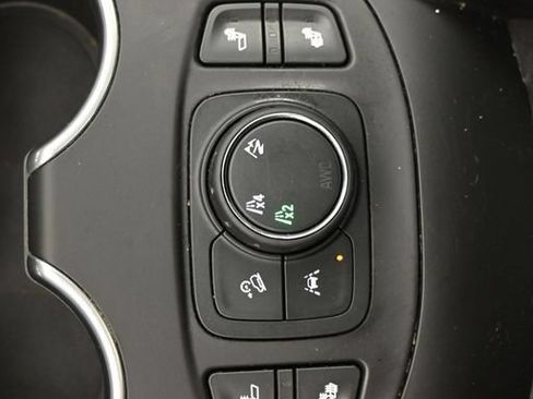 Used 2021 GMC Terrain SLT w/ Elevation Edition AWD/4WD image 17