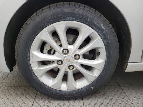 Used 2020 Chevrolet Spark LT image 31