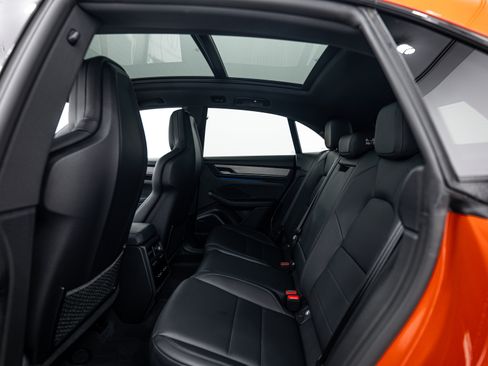 Certified 2025 Porsche Macan Electric RWD image 21