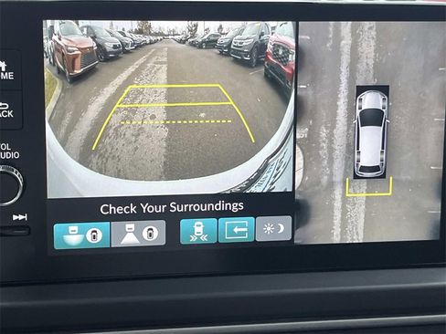 Used 2025 Honda Pilot Black Edition image 26