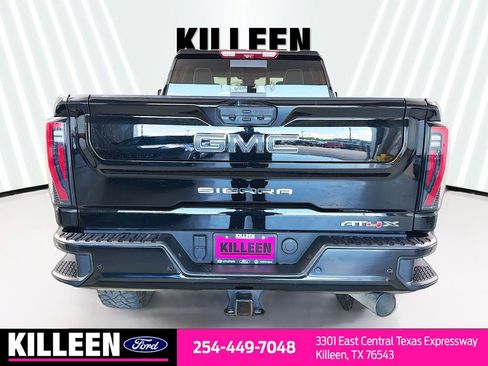Used 2024 GMC Sierra 2500 AT4X AWD/4WD image 7