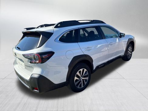 Used 2024 Subaru Outback Premium AWD/4WD image 8