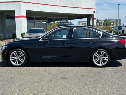 Used 2018 BMW 328d Sedan w/ Convenience Package RWD image 9