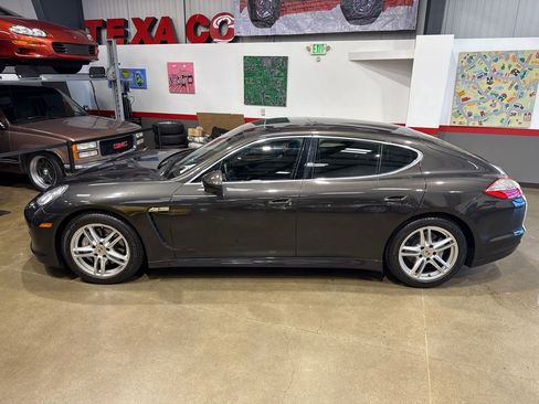 Used 2013 Porsche Panamera 4S image 95